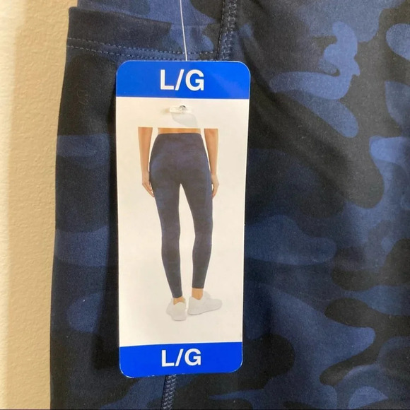 DANSKIN Sz L Brushed Leggings Super Soft Camo Pattern Pockets NWT - Picture 8 of 10